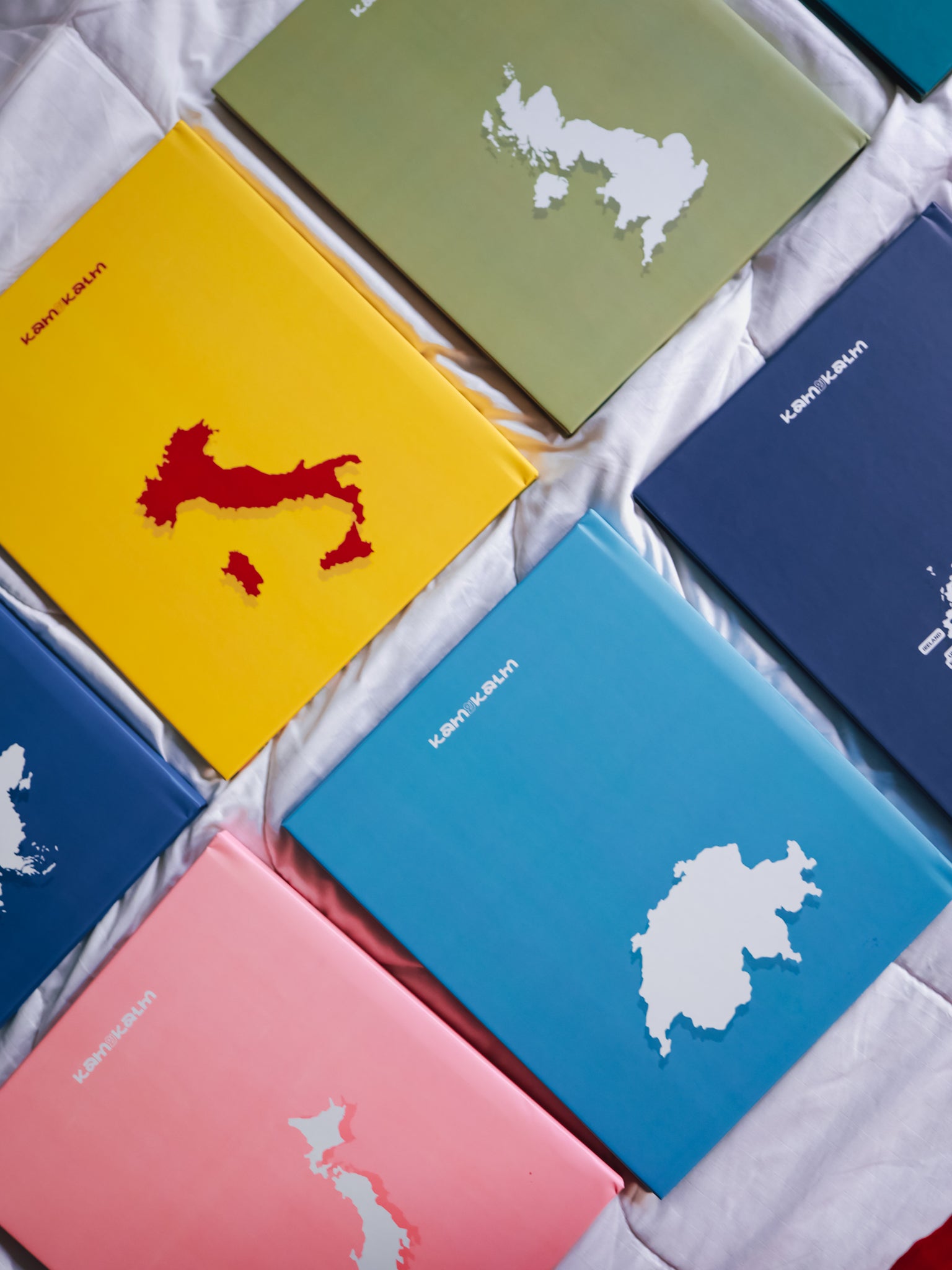 Kalm Travel Book Collection
